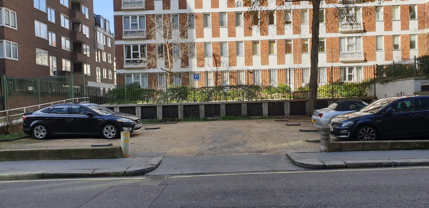Victoria — pre-bookable London parking